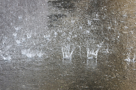 Только груды обломков: сотни людей стали жертвами внезапных проливных дождей