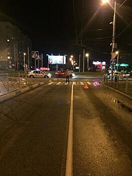 На Горького автомобиль Lada сбил девушку