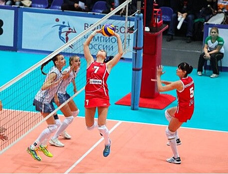 Десять команд стартуют в чемпионате России по волейболу среди женских команд