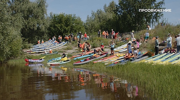 Подтаявшее мороженое и русалки отправились в массовый заплыв по Оми