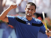 Михаил Южный обыграл Жиля Симона