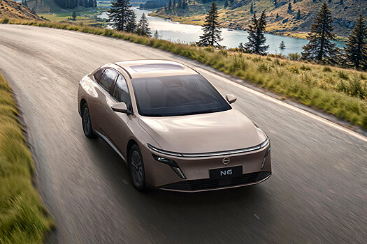 Nissan вывела на китайский рынок новый гибридный седан