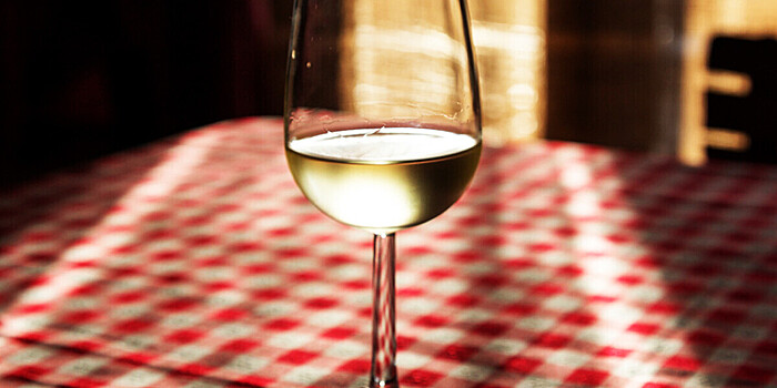 Жительница Австралии пять дней выживала в лесу с конфетами и вином