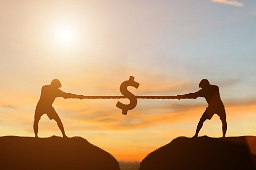 Закон против «тихих» списаний вскоре вступит в силу. Как он защитит права потребителей?