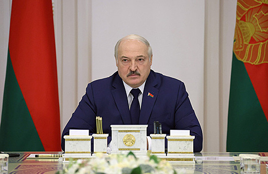 Лукашенко грозит Польше ответными мерами на санкции и стрельбу в направлении Белоруссии
