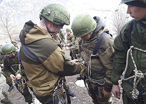 Разведчики ЮВО из Волгоградской области убыли для совершенствования горной подготовки в Северную Осетию
