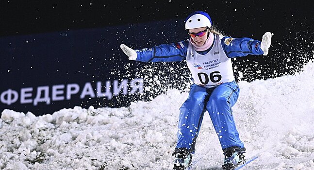 Орлова выиграла первую квалификацию по лыжной акробатике