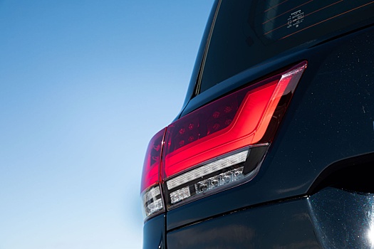 Мэр выжил после выстрела из гранатомета по его Toyota: это сняли на видео