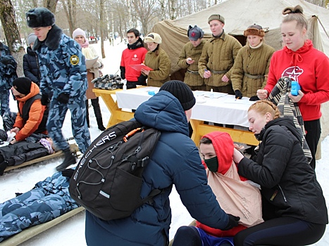 Около 200 школьников Вологды приняли участие в военно-патриотической игре «Виват, Победа!»