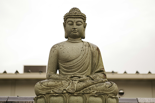 Статуя Будды убила напавшего на монаха мужчину в Таиланде