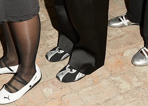 Кроссовки больше не в тренде: что придет на смену главному символу моды 10-х