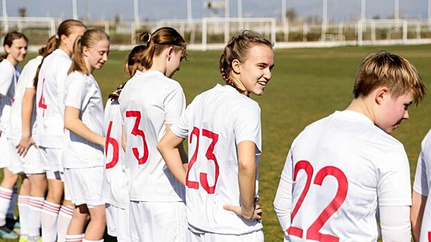 Женская сборная РФ по футболу среди игроков до 17 лет победила команду Бутана