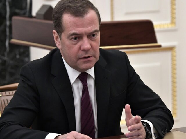 Медведев процитировал стих Симонова в ответ на обсуждение немцами атаки на Крым