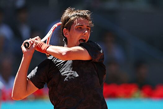 Шевченко на двух тай-брейках обыграл Джере на старте турнира в Алма-Ате