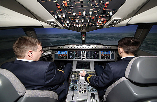 «Аэрофлоту» грозит нехватка пилотов из-за снижения зарплат, предупредил профсоюз