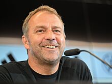 Тренер «Барселоны» Флик отреагировал на решение о временной регистрации Ольмо и Виктора