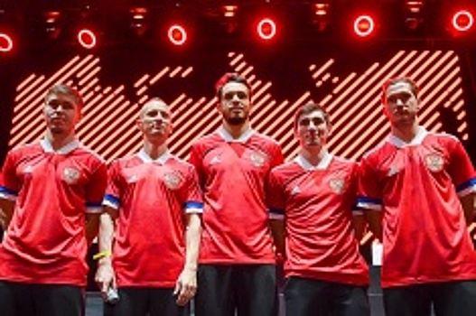 В adidas объяснили, почему перевёрнут флаг России на новой форме сборной