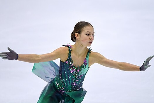 Трусова вышла на тренировку произвольной программы в новом платье