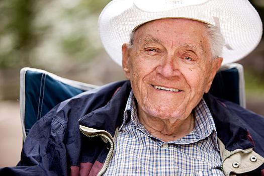 Ветеран Второй мировой войны победил коронавирус в день своего 104-летия