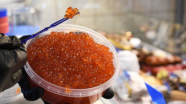Эксперты предупредили о продаже прошлогодней икры