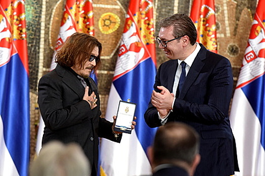 Джонни Деппу вручили награду за заслуги перед Сербией