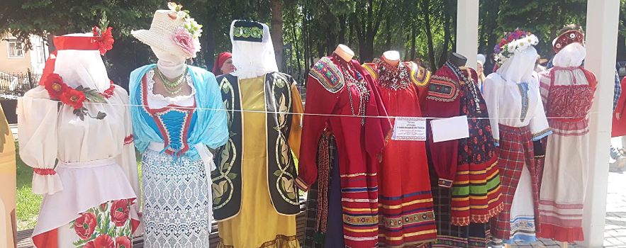 В Пушкине прошел II открытый фестиваль этнической моды и национального костюма «Хожу в русском национальном костюме»