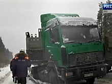 Сюрприз от уральской весны: снегопад парализовал дорожное движение в регионе
