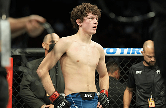 Боец UFC Хупер о бое Рахмонов – Томпсон: «Если «Вандербой» не позволит прижать себя к сетке, он легко может забрать победу»