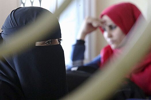 В Газе пересмотрят решение о запрете женщинам путешествовать без мужчин