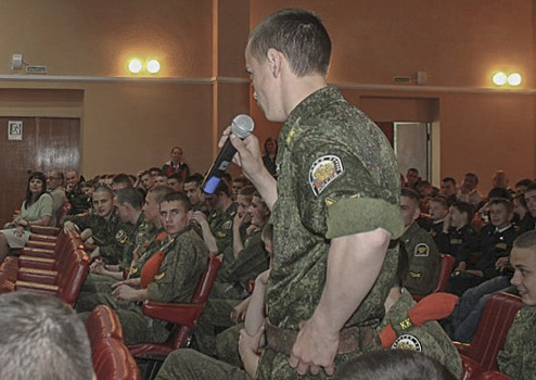 Герои России и Советского союза встретились с молодежью Южного Урала