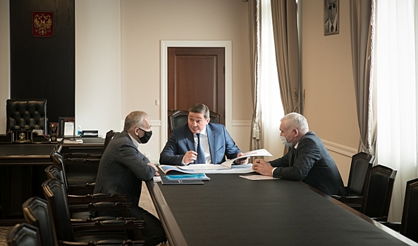 Андрей Бочаров и Юрий Сорокин обсудили планы дорожных работ на 2022 год