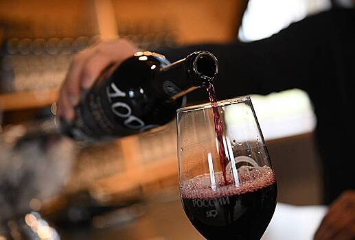 Минпромторг поддержал увеличение ввозной пошлины на вино из стран НАТО