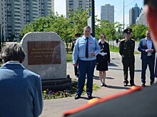 Заместитель Черемушкинского межрайонного прокурора возложил цветы в парке 70-летия Победы