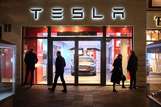 Tesla вступила в борьбу с США на стороне Китая