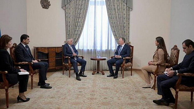 В Екатеринбург прилетит вице-премьер Армении