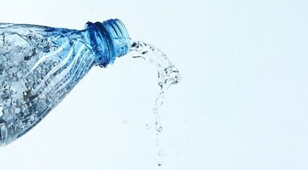 Покупная вода способна «убить» организм