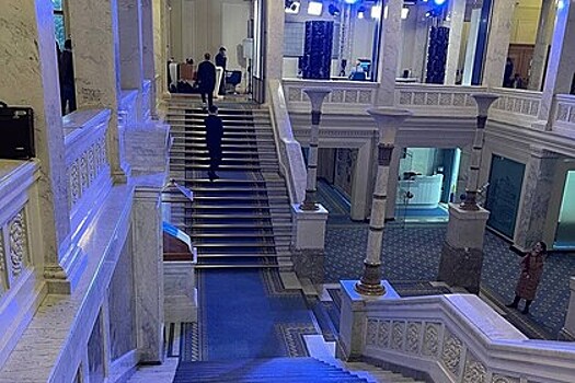 Украинский депутат сравнил кулуары Верховной Рады с туалетом