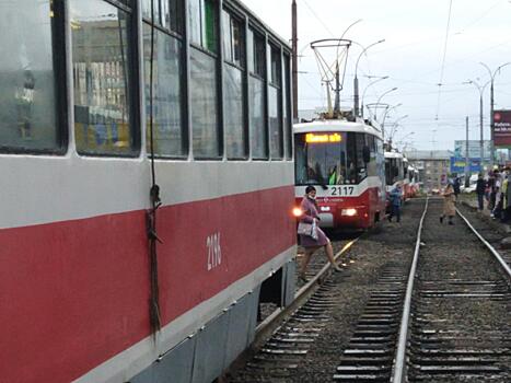 В Новосибирске отремонтировали 2,5 километра трамвайных путей