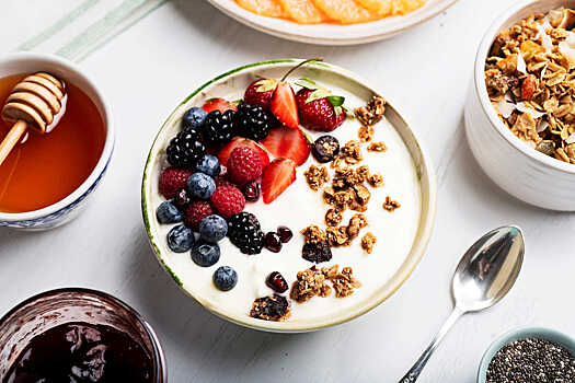 Врач назвал закуски, которые предотвратят развитие рака толстой кишки