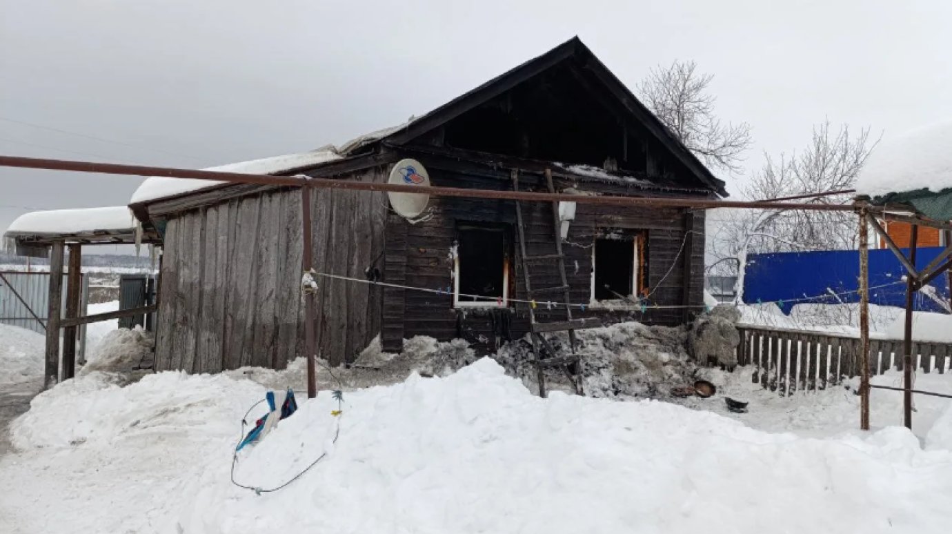 СКР ведет проверку по факту смерти человека при пожаре в Усть-Узе