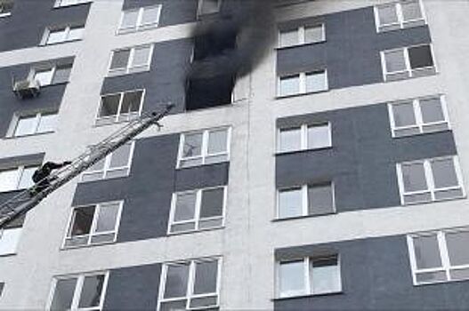 Во время пожара из многоэтажки в Уфе эвакуировано 36 человек