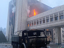 Экстремисты забаррикадировались в разгромленном здании филиала МТРК «МИР» в Алматы