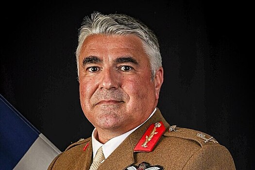 «Обидели» англичанку: Британия обвиняет Россию в преследовании своих военных спутников