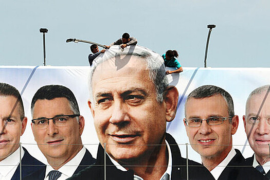 "Вылезайте из воды и голосуйте": Нетаньяху удивил избирателей на пляже