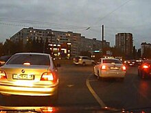 В Арбекове водитель поворачивал не по правилам и создал пробку