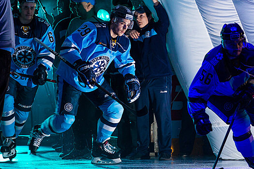 Хоккей: «Сибирь» собрала полный стадион и проиграла челябинскому «Трактору»