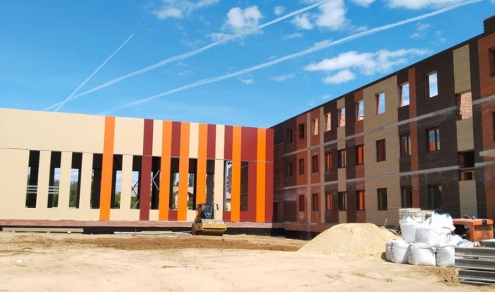 На севере Волгограда полным ходом идет строительство школы на 800 мест