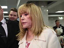Больная Пугачева нарядилась и отметила Рождество в доме Иды Достман