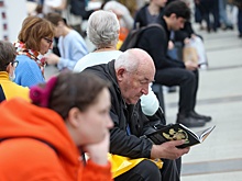 Стали известны самые покупаемые книги первого дня ярмарки non/fictioNВесна