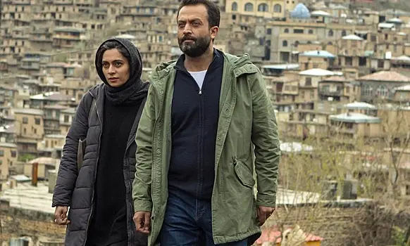 Звезда иранского кино, сидевшая в тюрьме: что известно про Пегу Ахангарани